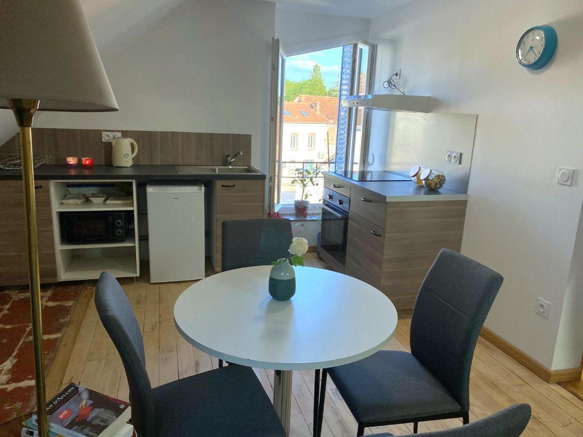Appartements Cdg Joigny Exterior photo